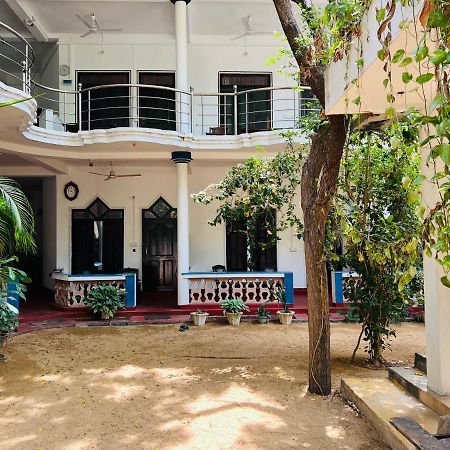 آروغام Sea Rock Beach Hotel المظهر الخارجي الصورة