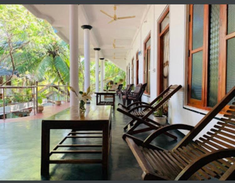 آروغام Sea Rock Beach Hotel المظهر الخارجي الصورة