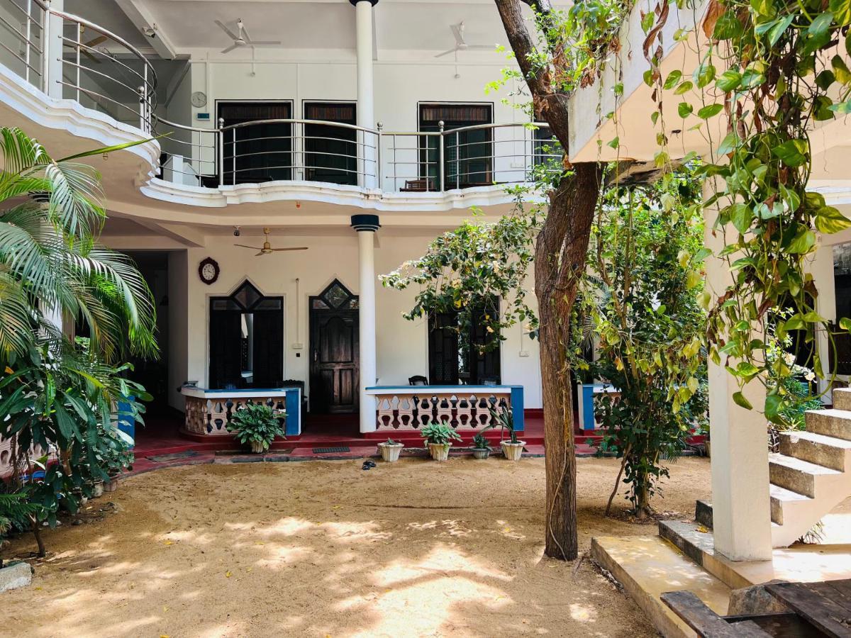آروغام Sea Rock Beach Hotel المظهر الخارجي الصورة