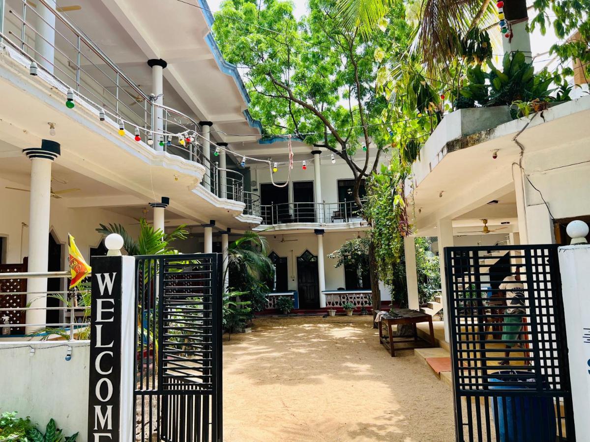 آروغام Sea Rock Beach Hotel المظهر الخارجي الصورة