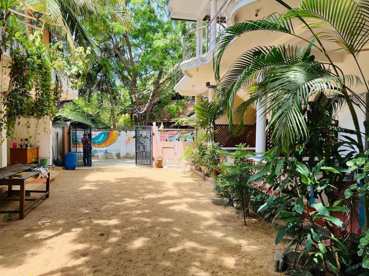 آروغام Sea Rock Beach Hotel المظهر الخارجي الصورة