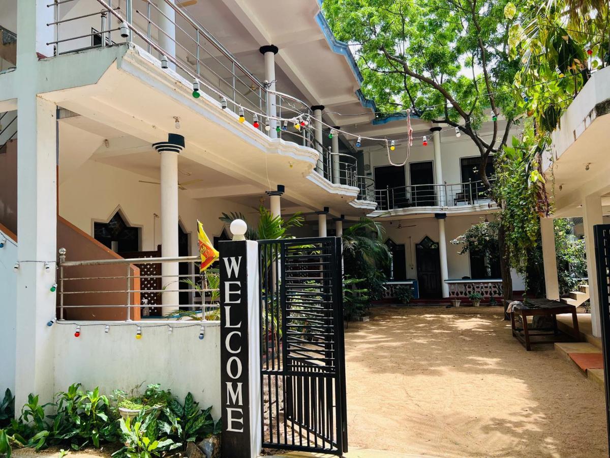 آروغام Sea Rock Beach Hotel المظهر الخارجي الصورة